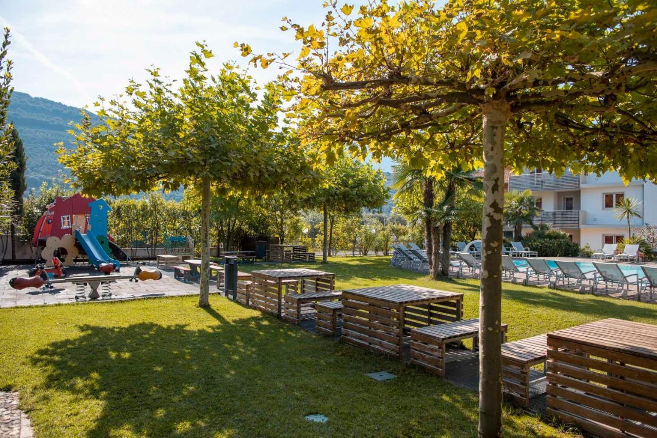 4 Limoni Apartment Resort Riva del Garda Dış mekan fotoğraf